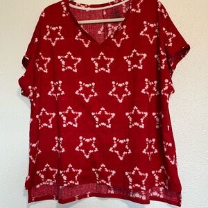 Secret Treasures Red V-Neck Short Sleeve Star Tie-Dye Tee